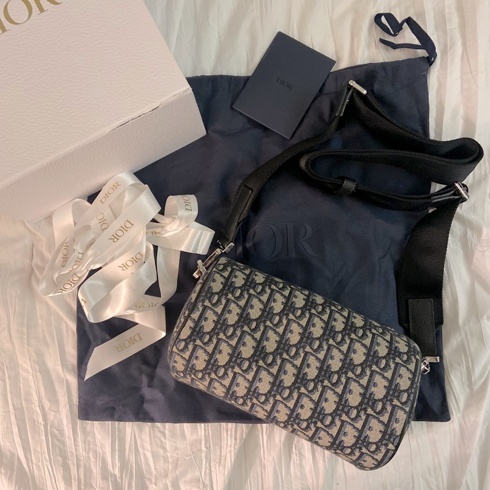 (SOLD) DIOR Roller Messenger Bag ⭐️